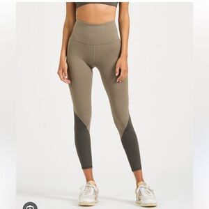Vuori color lock studio legging